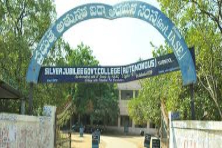 https://cache.careers360.mobi/media/colleges/social-media/media-gallery/14888/2018/9/14/College entrance of Silver Jubilee Government College Kurnool_Campus-view.jpeg